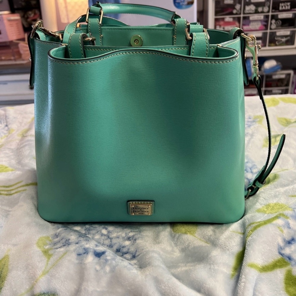 Dooney & Bourke Large Lucca Leather Barlow green/blue NWOT